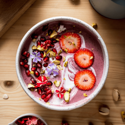 Berry Pistachio Smoothie Bowl